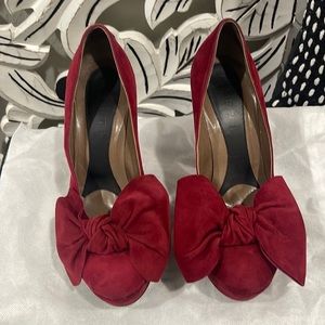 MARNI Suede Round Toe Bow Pump